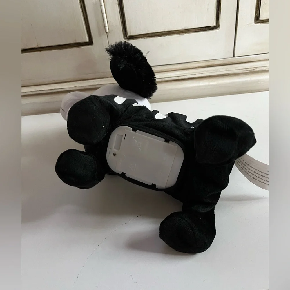 GEMMY Animated Skeleton Dog Black White Dances Plays Thriller 10